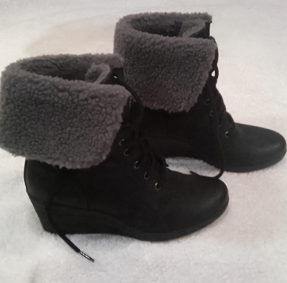 Ugh waterproof boots size 7womens